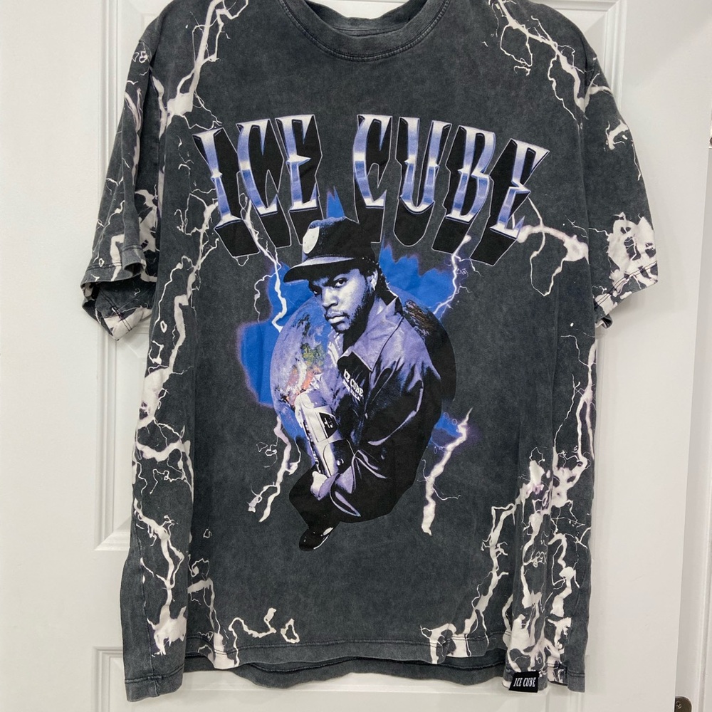 Pull&Bear Ice Cube Graphic Tee in Black and Blue